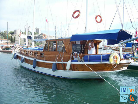 Les bateaux sont construits de par des méthodes traditionnelles, faisant appel à l’expérience et aux savoirs des artisans locaux 