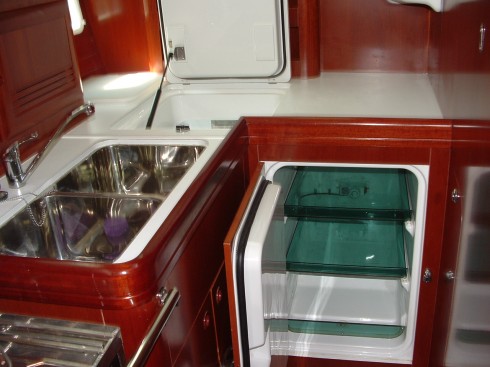 réfrigérateur vertical et grand congélateur coffre