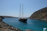 La croisière bleue offre des mouillages uniques, des paysages naturels et authentiques, des sites historiques, des haltes ludiques et variées