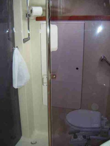 Salle de bain du Voilier Usagé 2006 Dufour modèle 385 38' 4''
