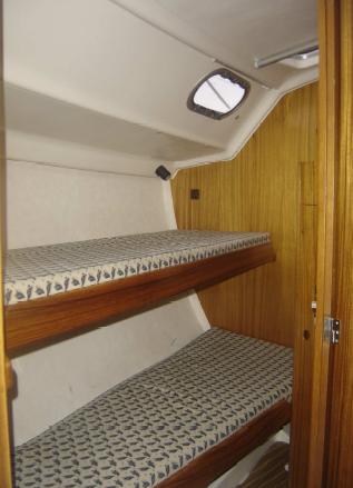 2 couchettes superposée du Voilier Usagé Dufour GIB SEA 43 2002 à vendre