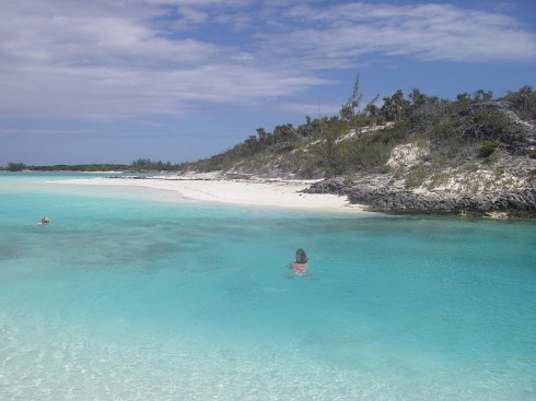 Une autre plage de sable blanc dans les Bahamas !