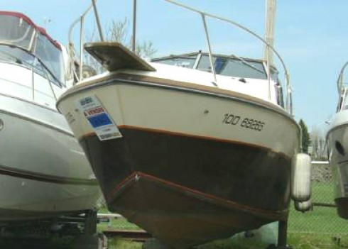 Bateau moteur d'occasion Grew 1984 de 27' avec moteur Mercury de 470 hp