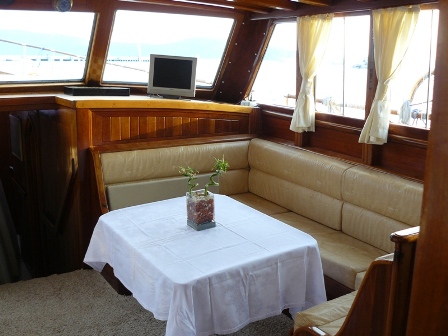 Superbe Yacht de type Ketch en bois de 20m remis à neuf avec une suite luxe
