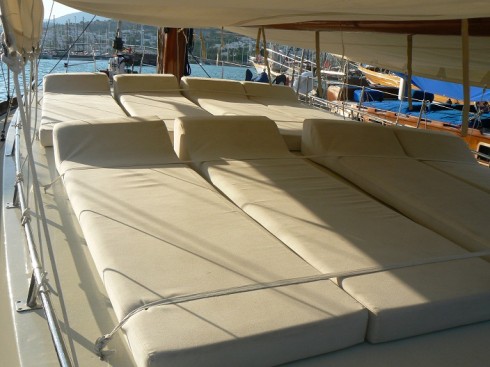 Yacht à voiles en bois de 17 m avec 3 cabines (33)