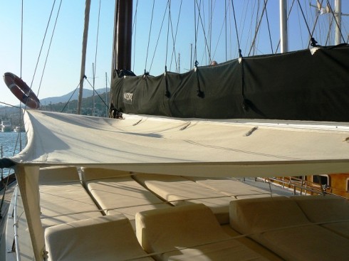 Yacht à voiles en bois de 17 m avec 3 cabines (34)
