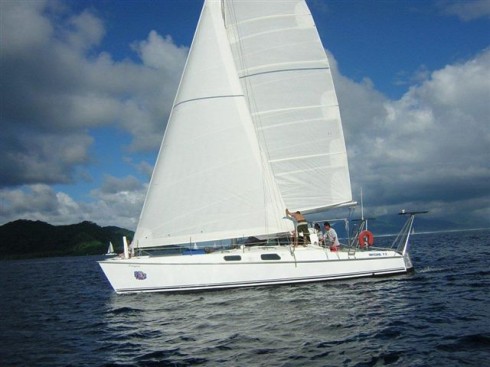 Catamaran Occasion Fountaine Pajot Louisiane 37 Deriveur Integral 35 Pieds 7 Po 10 8 Metres 1984 Bateau Location De Voilier Et Sport Nautique