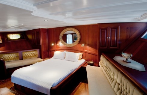 Grand yacht luxe et standing de type caique ketch de construction traditionnelle en bois de 33m
