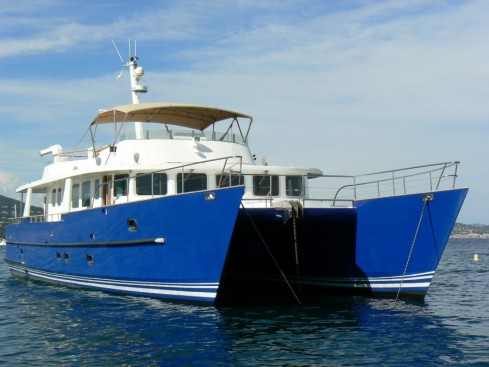 power catamaran YC 80