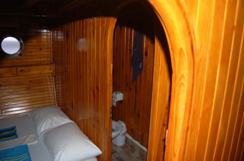 Caique yacht de construction traditionnelle en bois de 20 métres avec 5 cabines