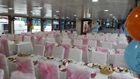 bateau restaurant 36 m de 2012 pour plus 450 passagers
