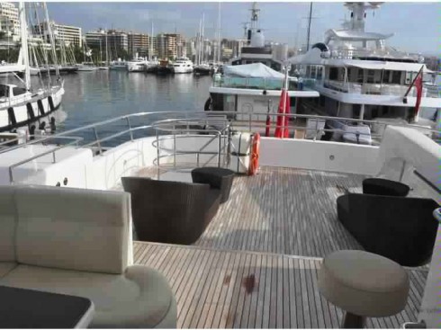 yacht classique de luxe 32m de 2008 pour 8 passagers croisiere VIP