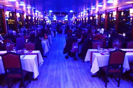 Bateau restaurant passagers receptif de luxe 39 m 300 invites  